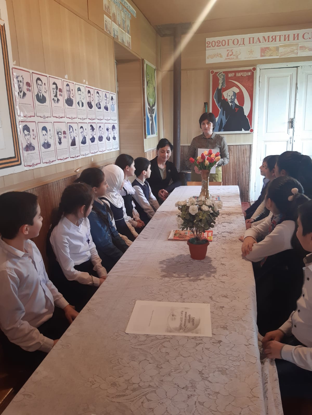 Укажите подпись к картинке.